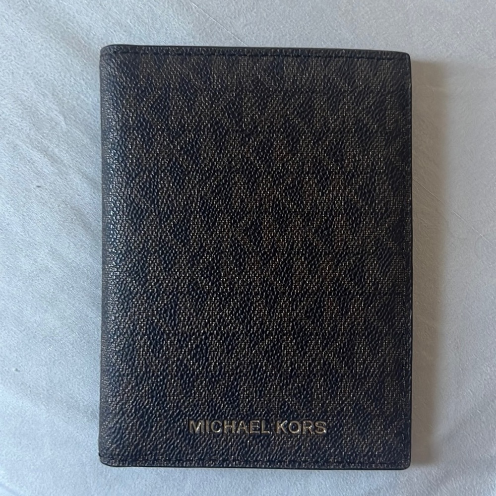 Michael Kors Jet Set Travel Passport Holder Wallet Case Brown Signature